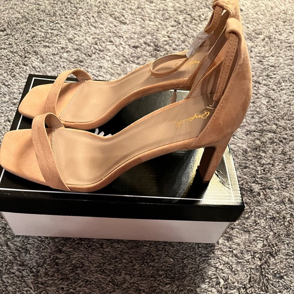 Qupid Kaylee Blush Suede Heels 🤎 - Picture 3 of 3
